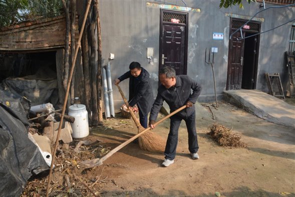 华体网页版页面登录“手拉手”庭院整治活动