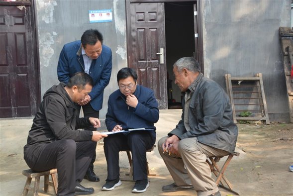 华体网页版页面登录走访调查贫困户